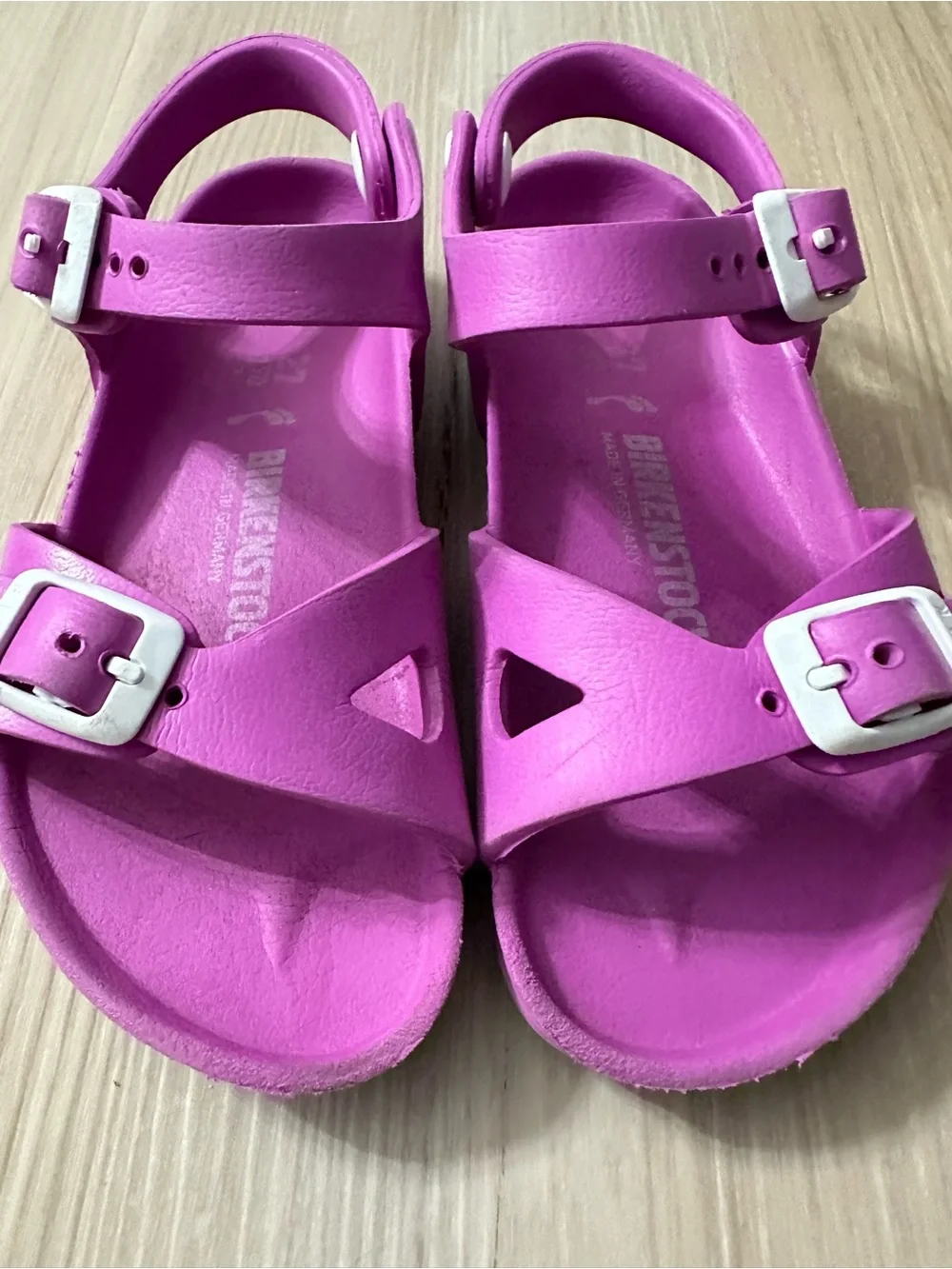 PLAE set $20